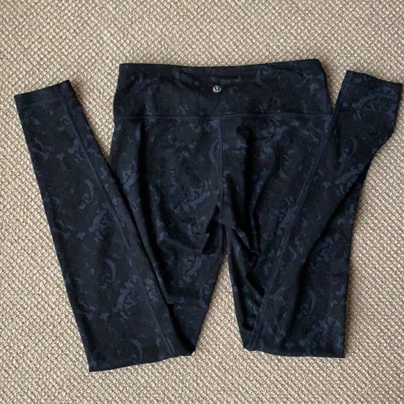 Lulu lemon low-waist leggings. Great condition. - Picture 1 of 1